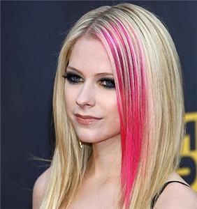 avrillavigne_855_18470943_0_0_7010394_300.jpg